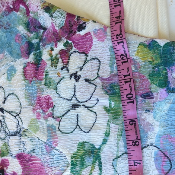 KOMAROV | White & Floral Long Crinkle Dress with Cap Flutter Sleeves, Size S - Picture 10 of 16